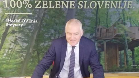 Fotografija direktorja CPI mag. Janeza Damjana med njegovo predstavitvijo na srečanju.